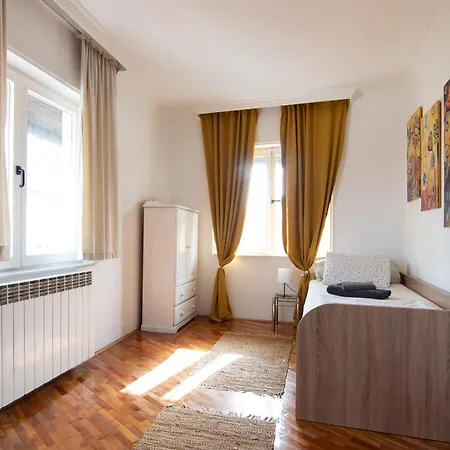 The Location In Town 65m2 * Belgrado